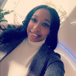 Meet your Posher, Steph